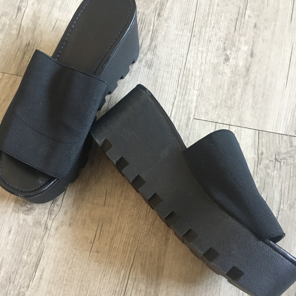 Platform sandals